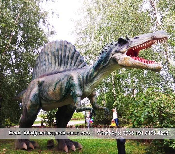 Jurassic World Spinosaurus Statue